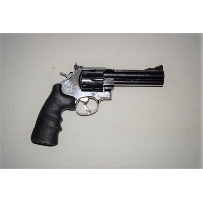 Smith & Wesson 629 Classic 5" steel